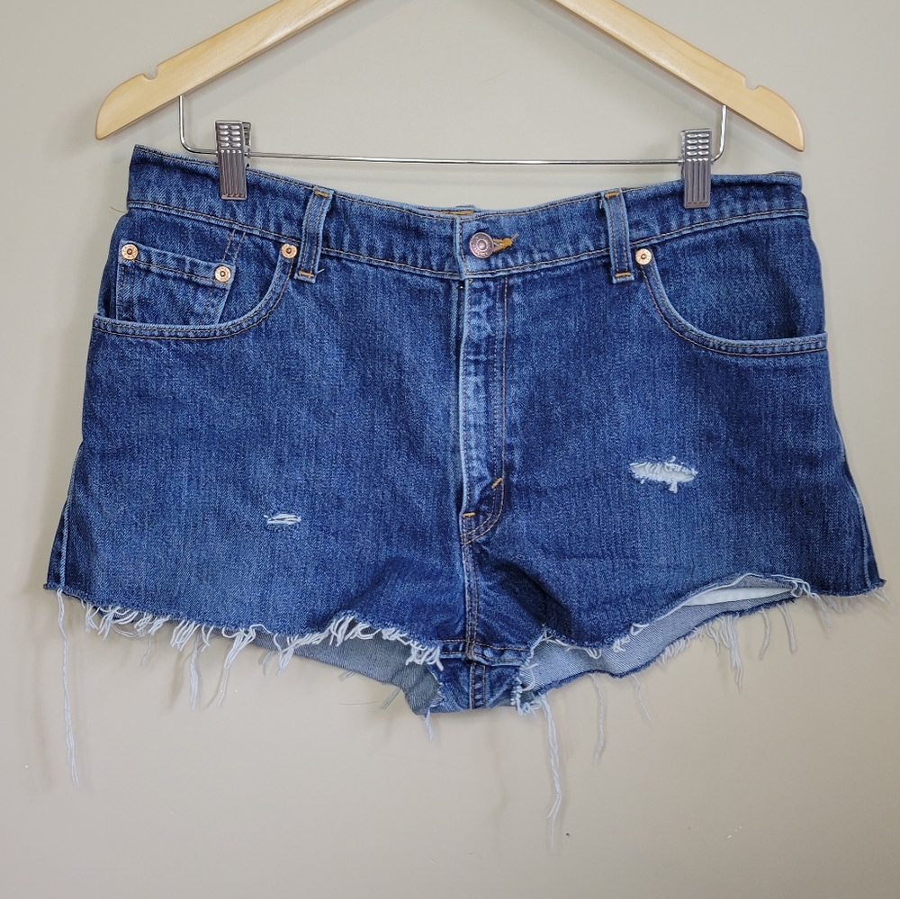 VTG Levi's 555 Hand Distressed Cut Off Shorts 35